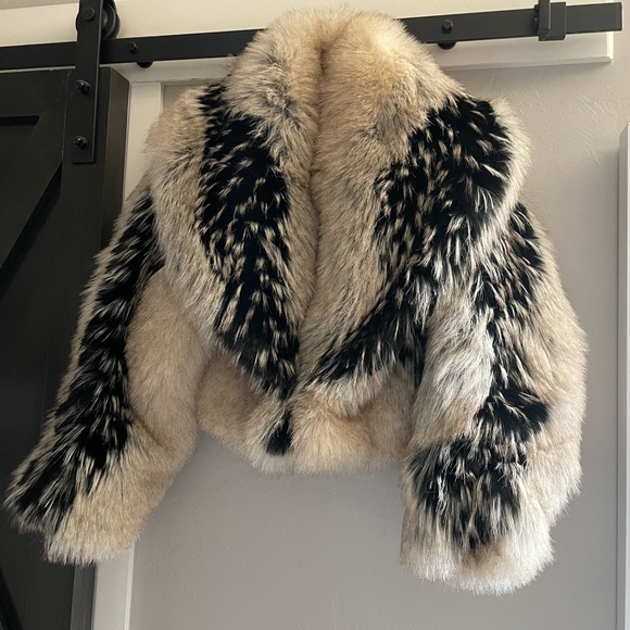 AUTER Jackets & Blazers - Beige and Black Patterned Faux Fur Cropped Jacket